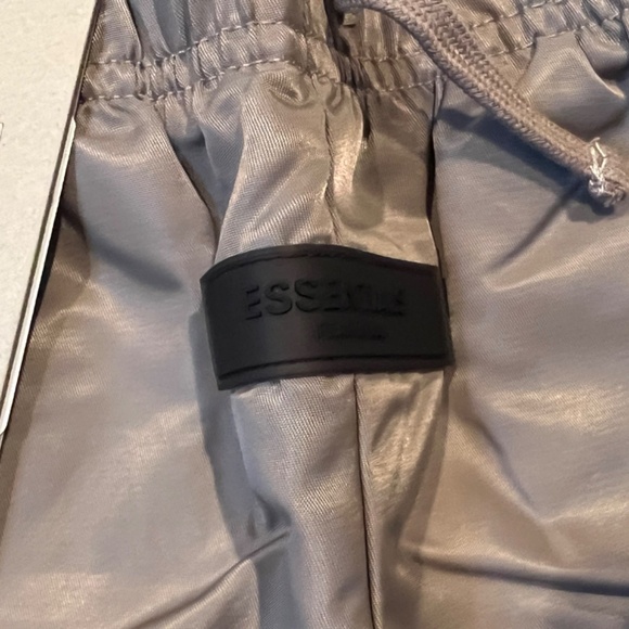 Fear Of God Essentials Kids Track Pants Desert Taupe Size M - Picture 3 of 10